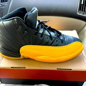 JORDAN 12 UNIVERSITY GOLD SIZE 12 (WORN LESS THAN 10 TIMES)
